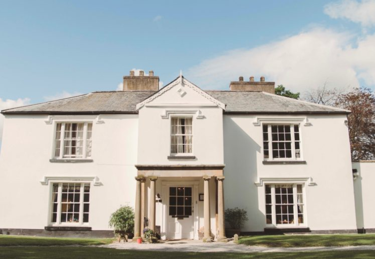 Pentre-Mawr-Country-House