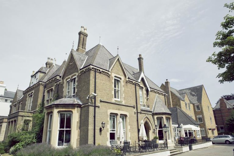 Cotswold Lodge