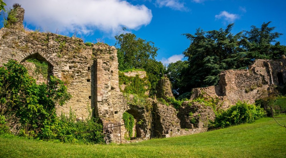 Exterior uskcastle