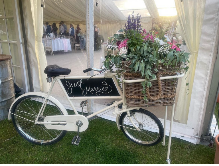 Just Married Bicycle 768x582