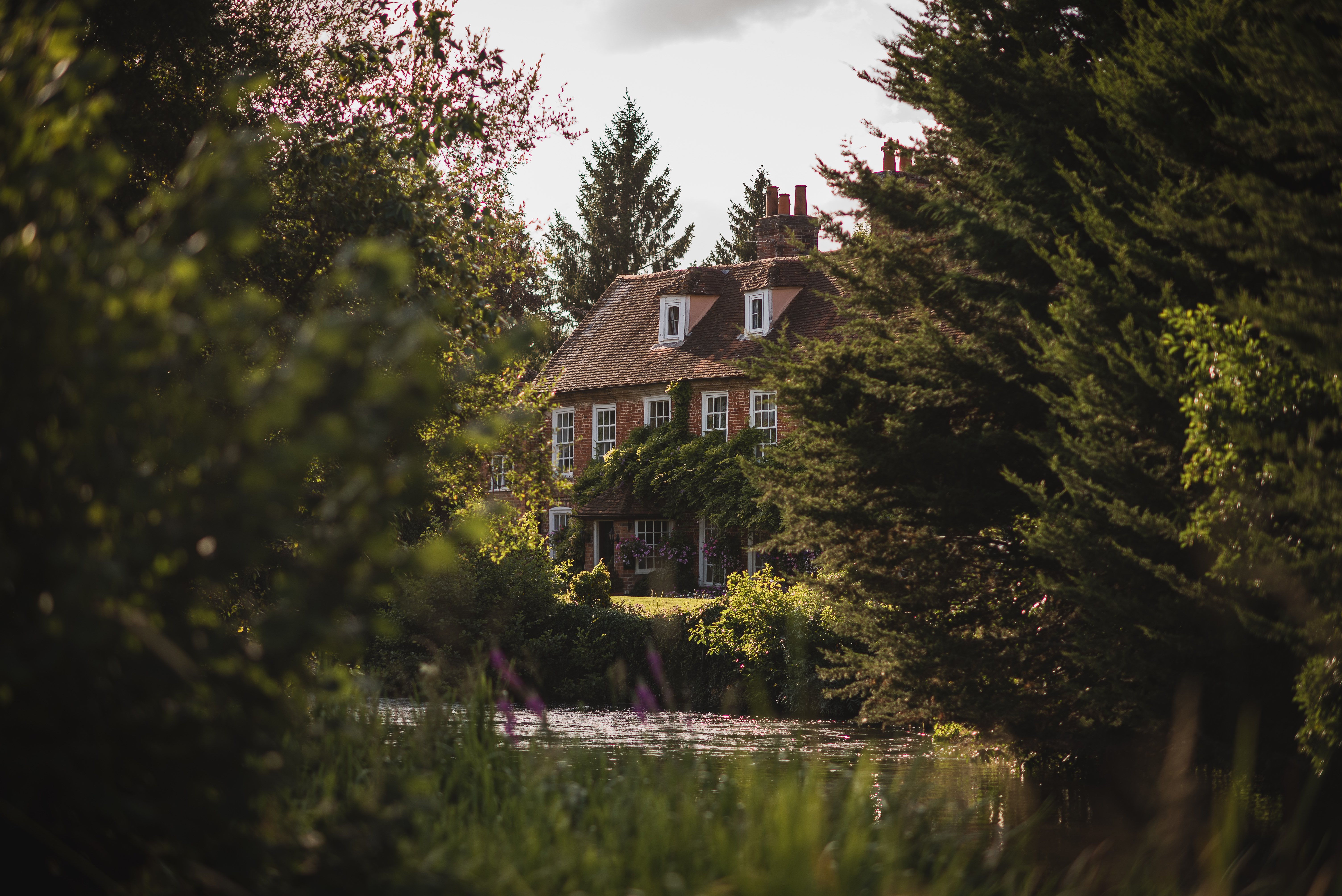 The Old Mill Aldermaston weddings