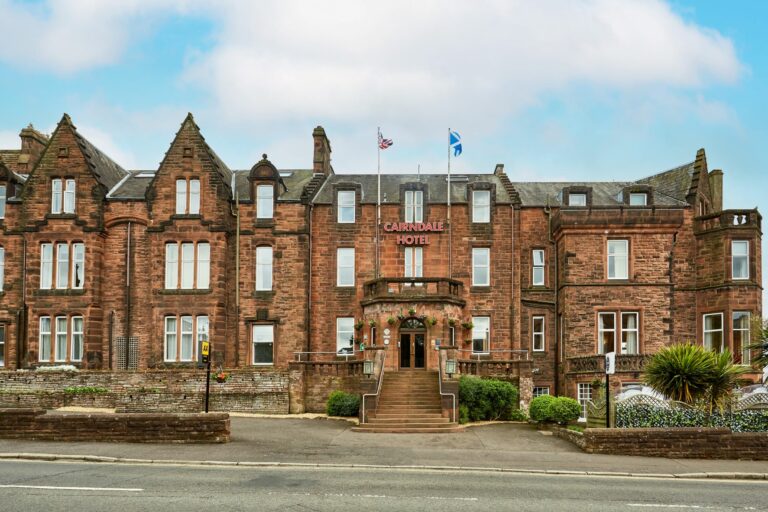 Cairndale Hotel Exterior  768x512