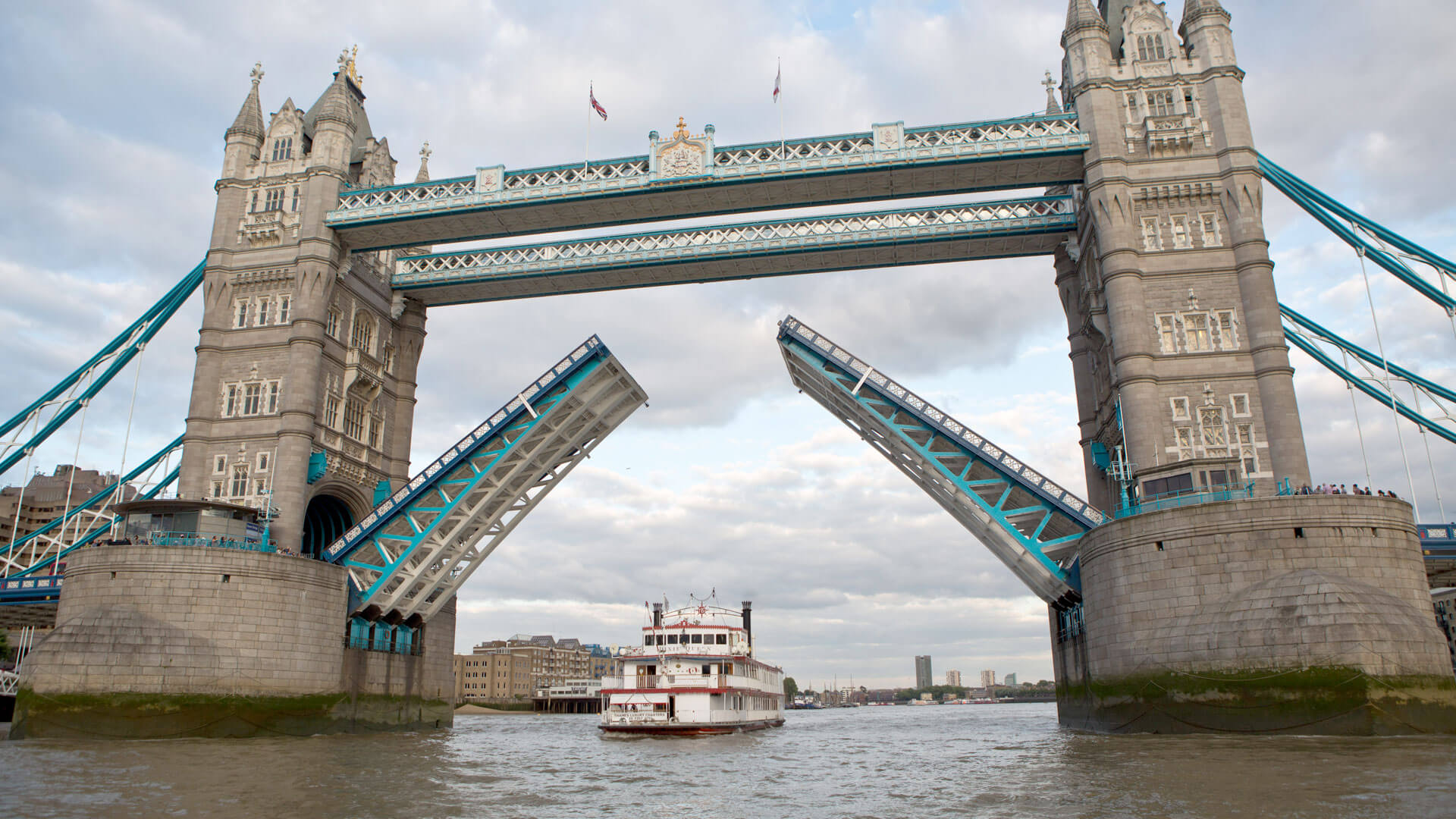 Dixie Queen river thames wedding