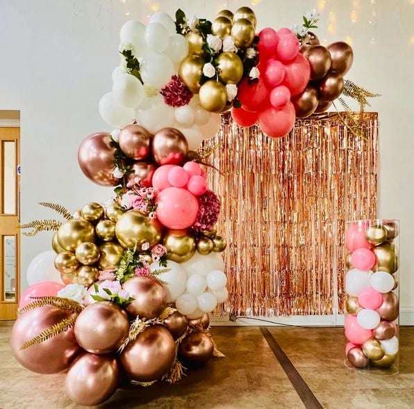 Organic Balloon Pedestal