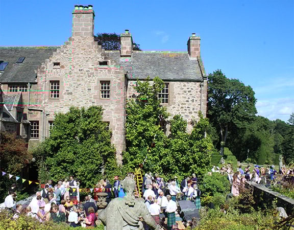 wed castle lead