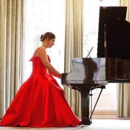the wedding pianist profile  260x260