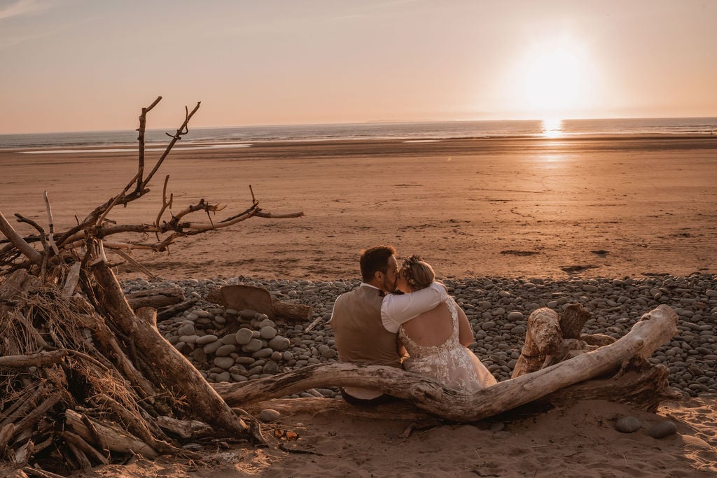 Oxean Kave elopement venue