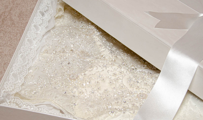Wedding Dress Box I The Empty Box Company www.emptybox.co .uk