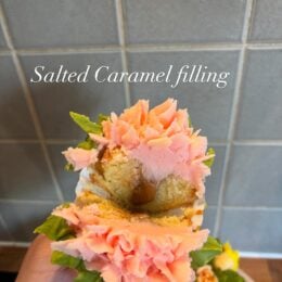 Floral Cupcakes by Nicola