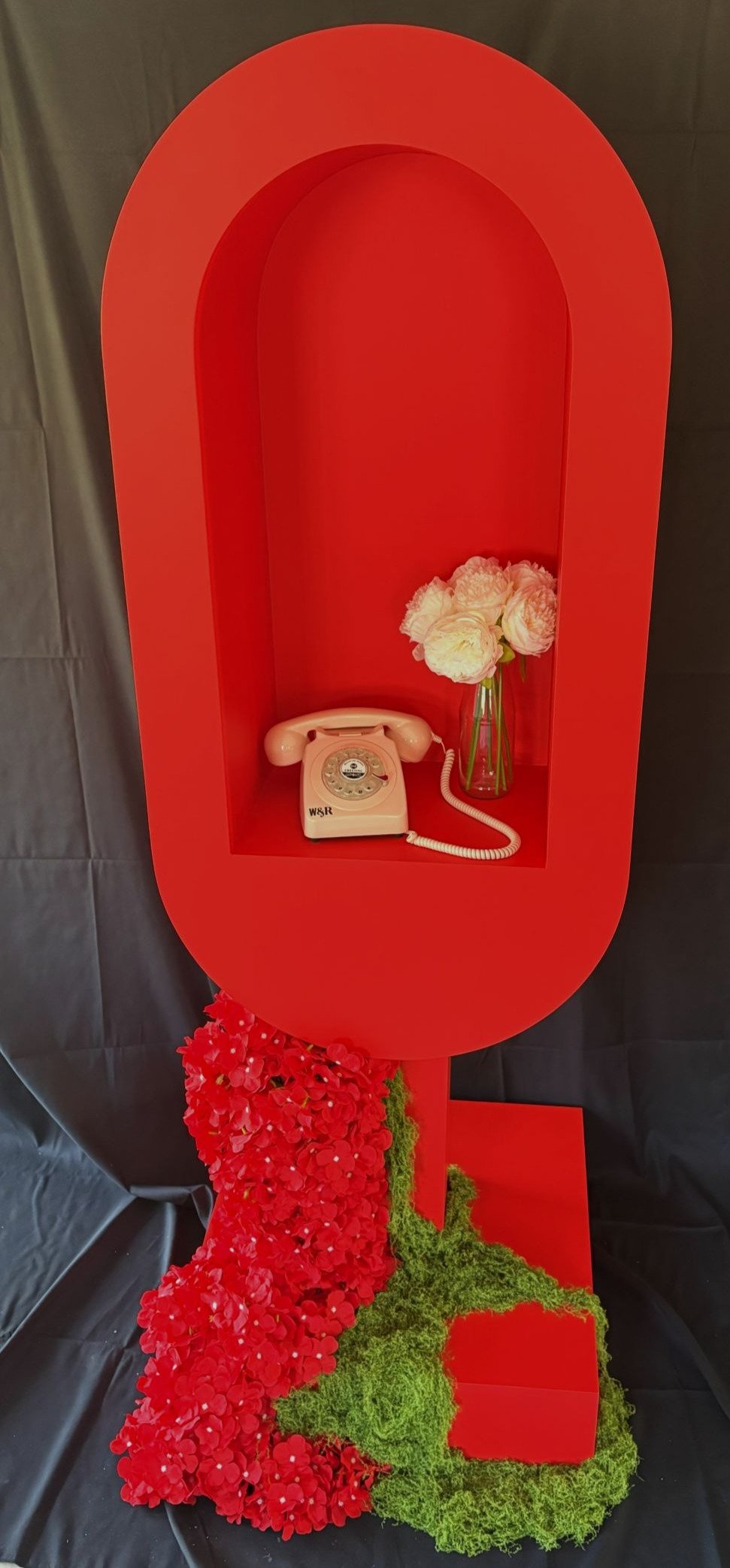 Audio Guestbook with contemporary booth set up