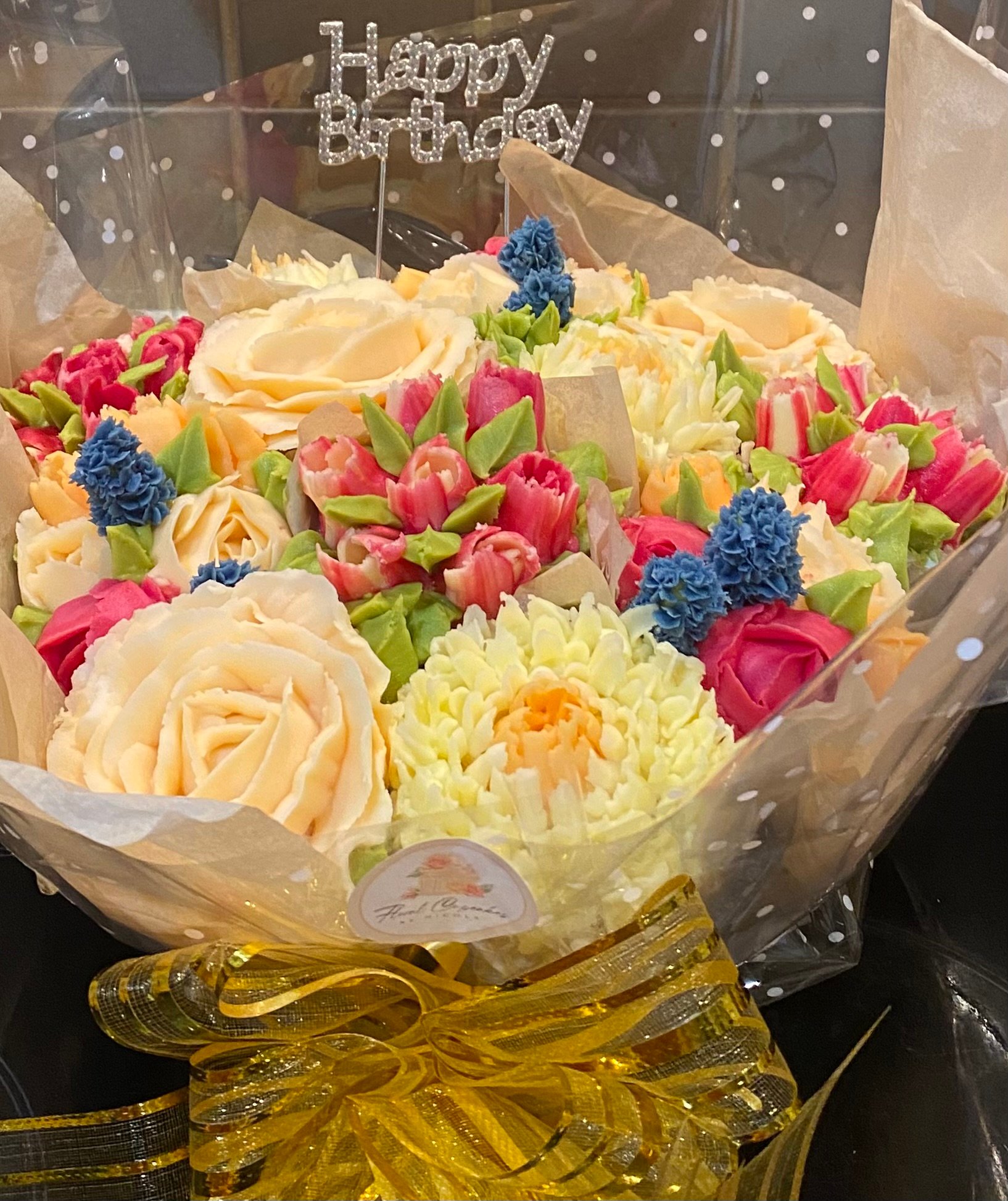 Floral Cupcakes by Nicola