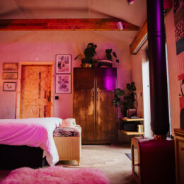 BethnalBec Luxury Stays Bec Bedroom 260x260