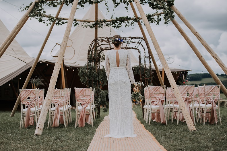 Covered in Style, wedding Tipi