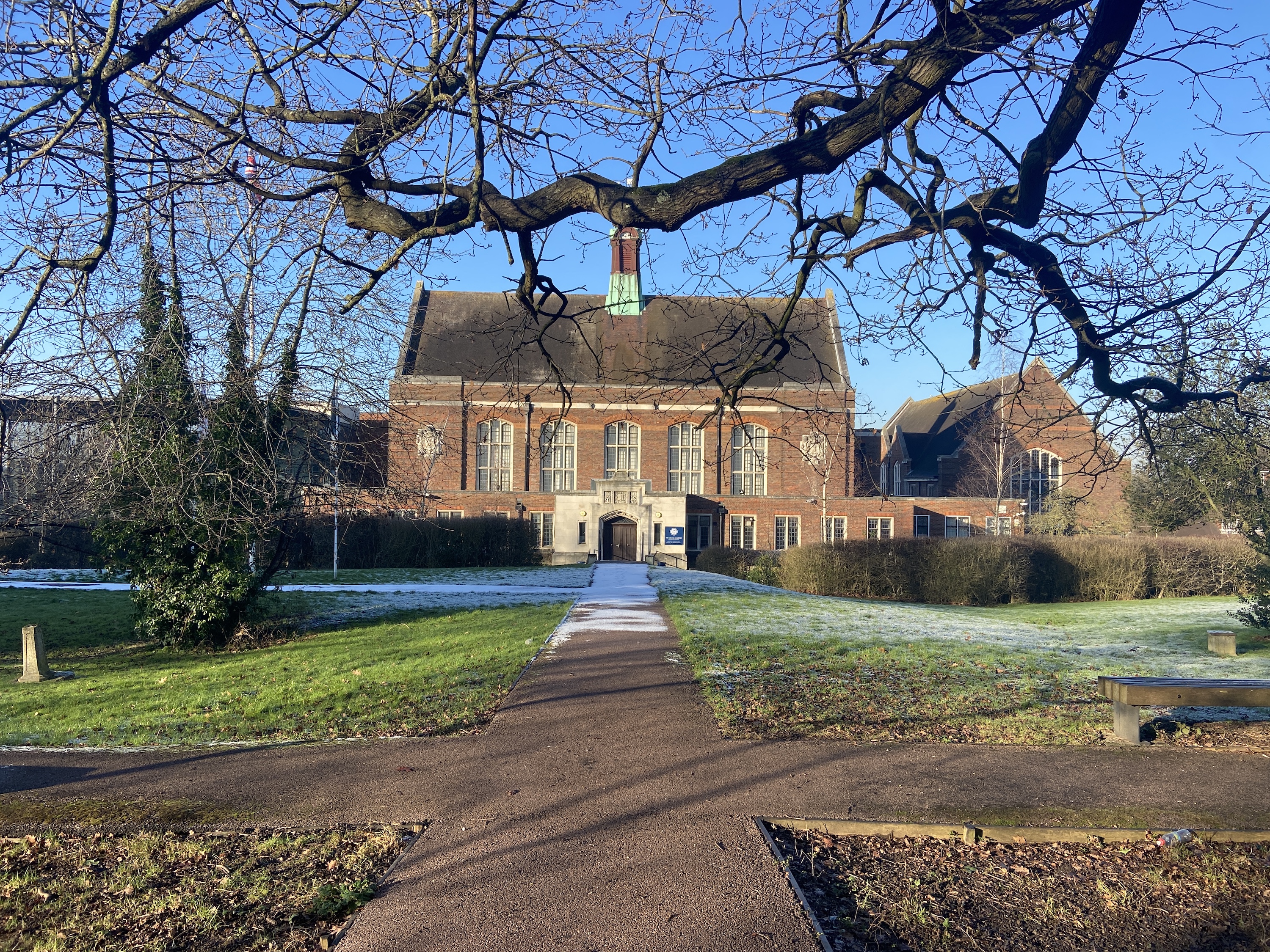 Private Grounds in front