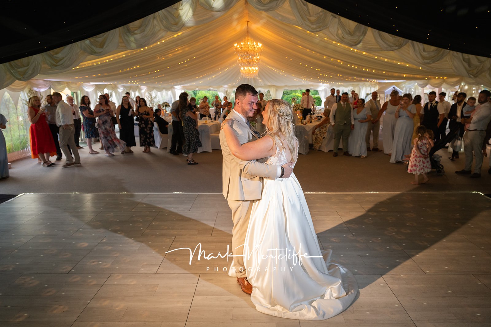Hungarian Hall Estate, first dance