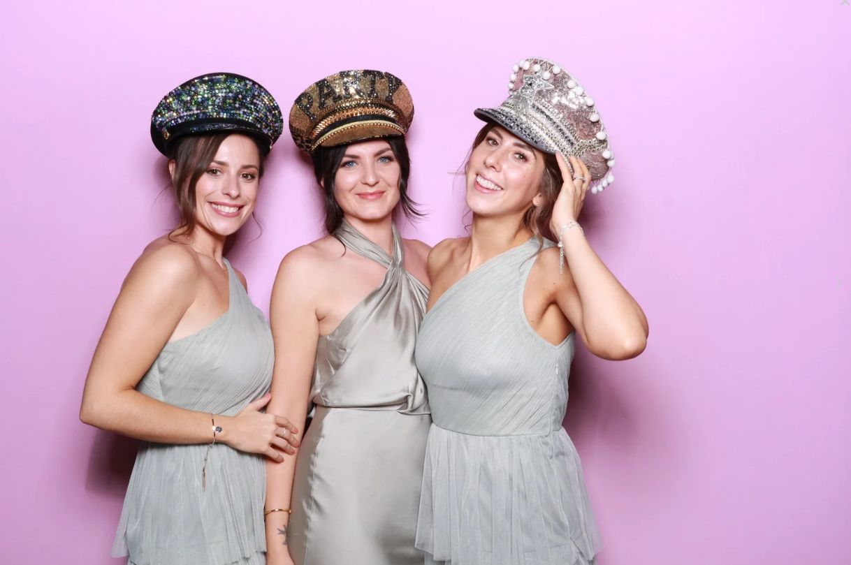 Viva La Booth - Luxury Photo Booths weddings