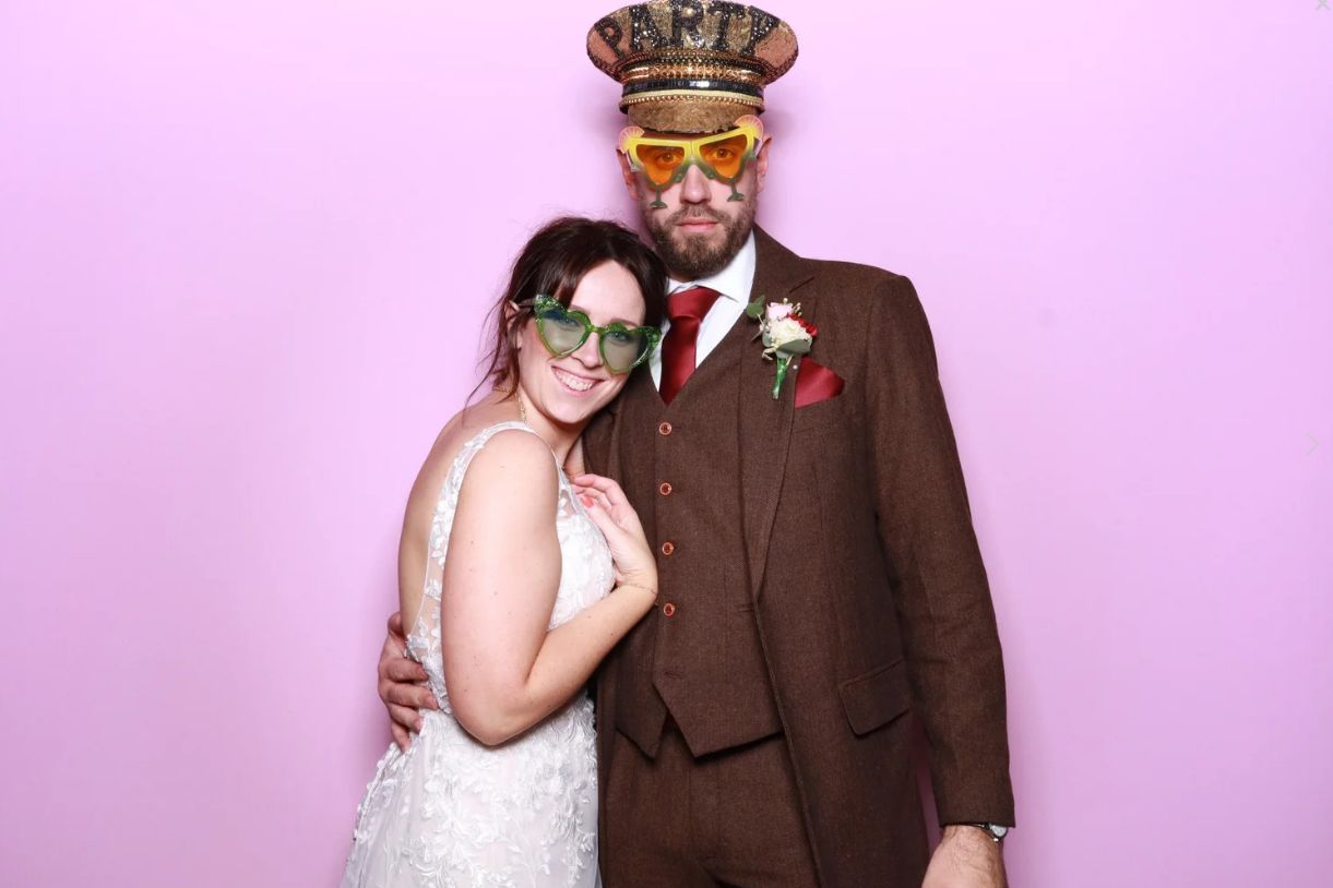 Viva La Booth - Luxury Photo Booths