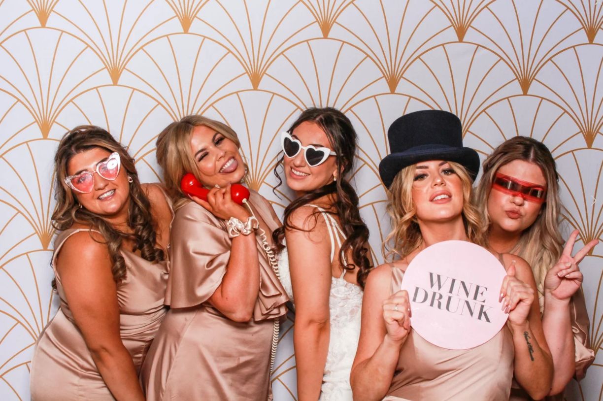 Viva La Booth - Luxury Photo Booths