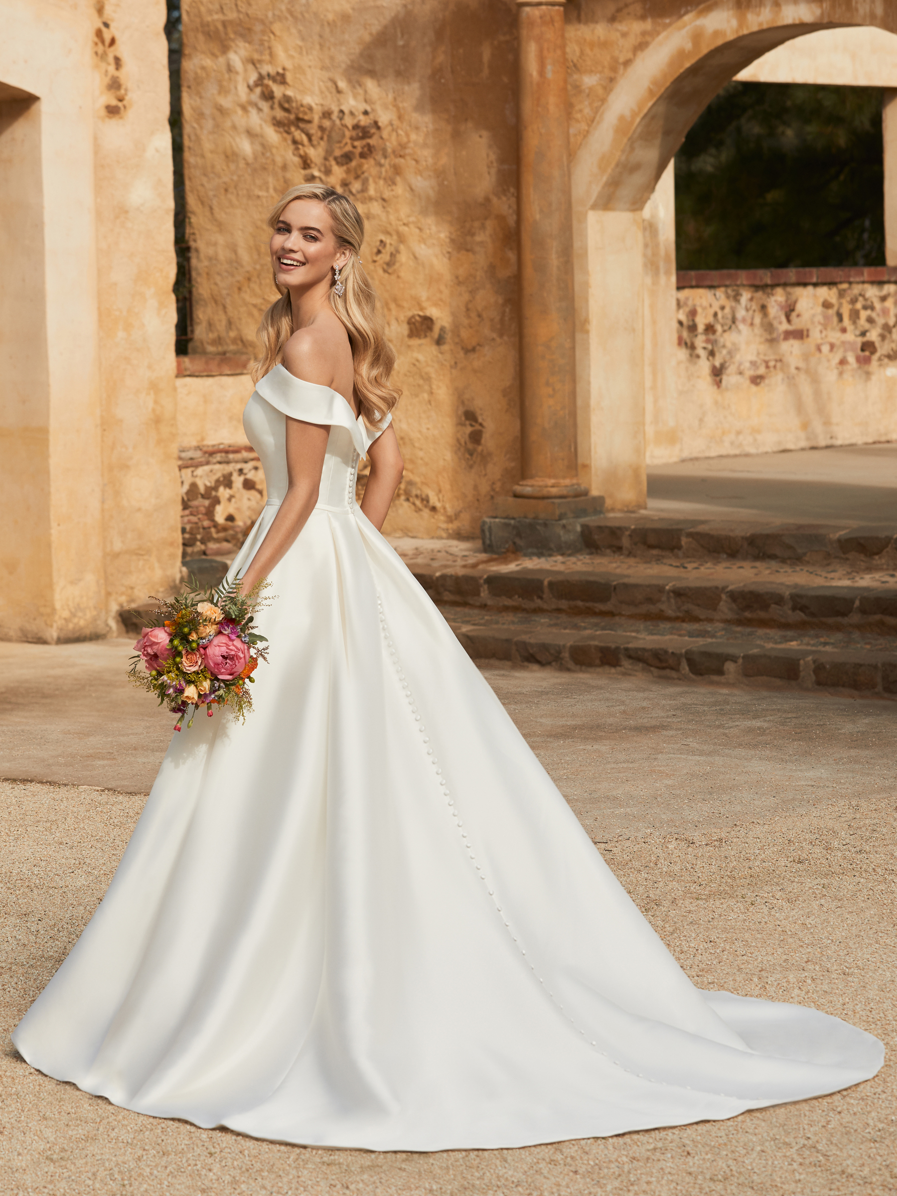 Kennedy Y12014 SophiaTolli Bk
