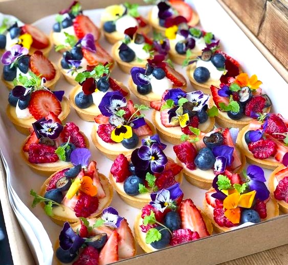 Sweet canape
