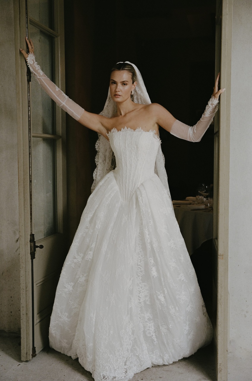 Lavina with Crescent veil Hera Couture 1