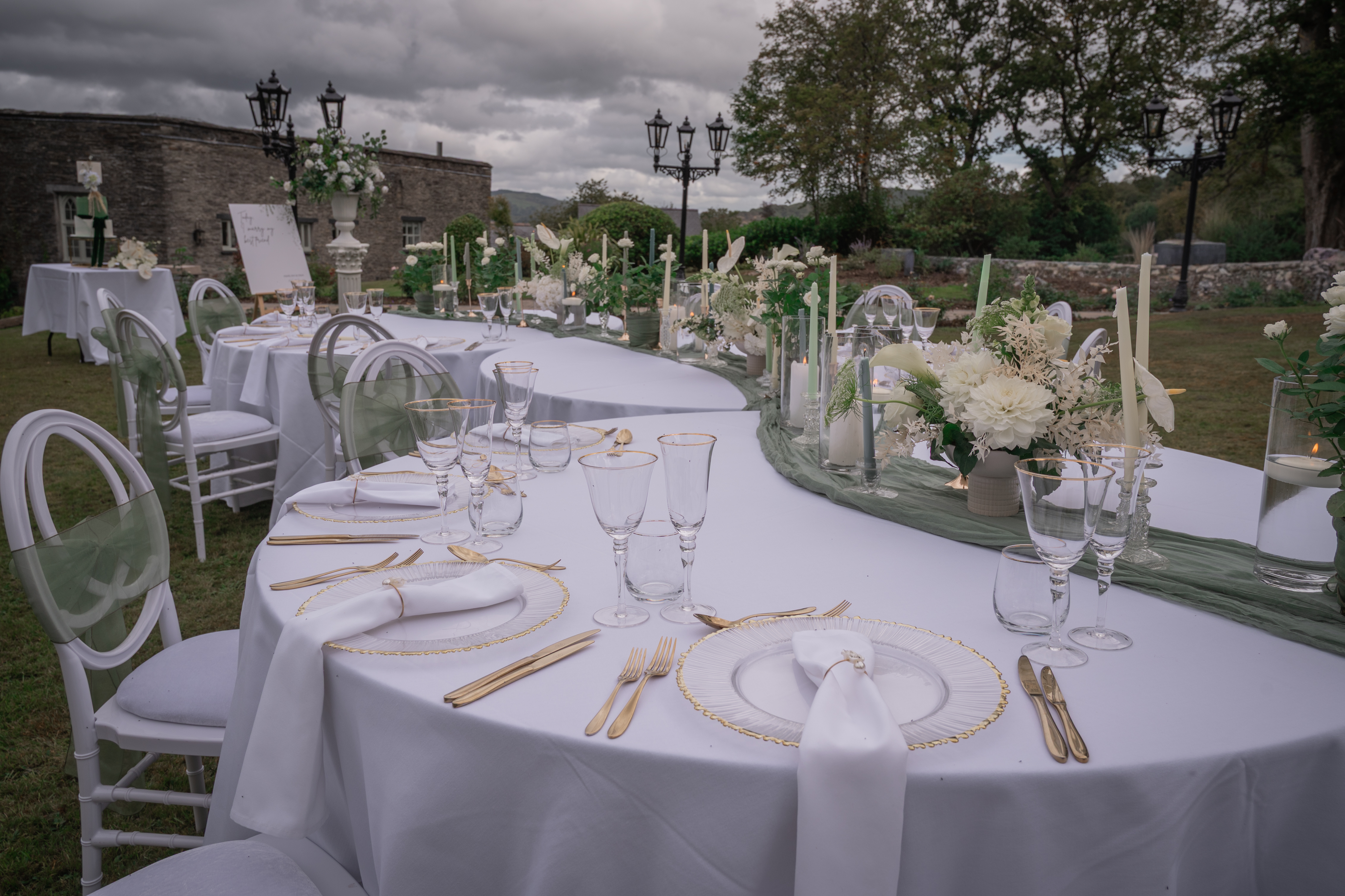 Intimate outdoor reception