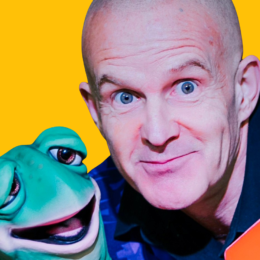 Johnny G Bristol childrens party entertainer and kids magician parties 2 260x260