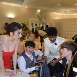 amazed teens 260x260