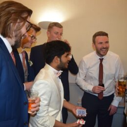 leicester wedding magician performing at reception 260x260
